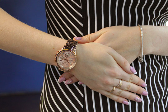 Armani Exchange  AX4326