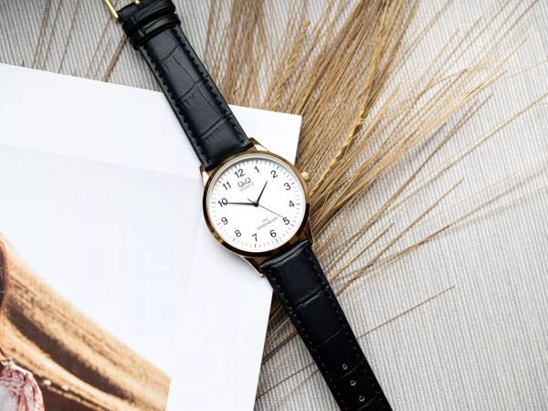 Q&Q Attractive C212-104