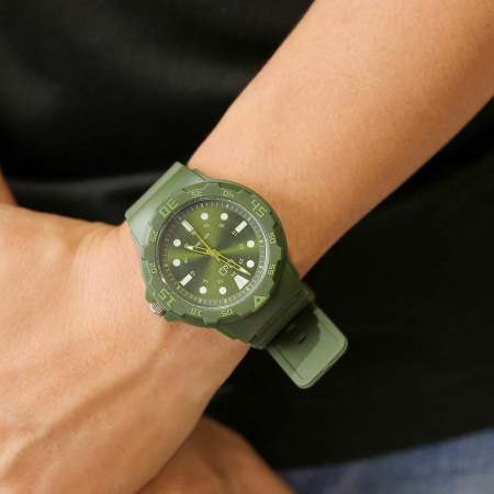 Q&Q Casual VR18-009