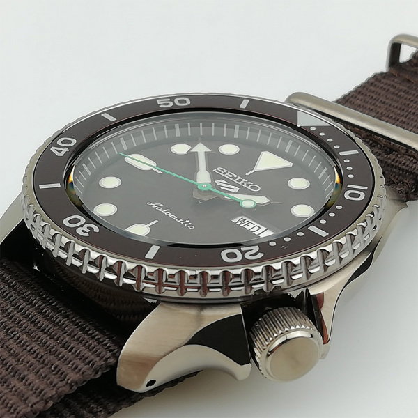 Seiko 5 Sports SRPD85K1