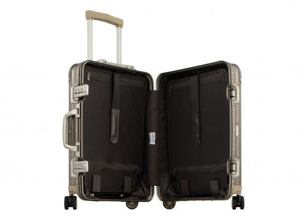 RIMOWA Topas Titanium 56 MW 923.56.03.4.0.0