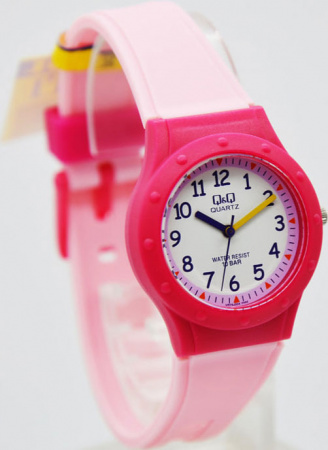 Q&Q Casual VR75-004