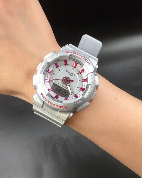 Casio G-Shock GMA-S130NP-8A