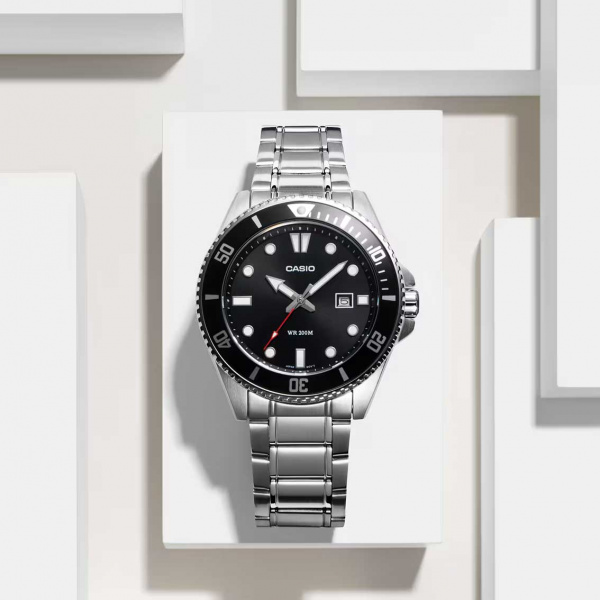 Casio Collection MDV-107D-1A1